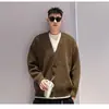 Casaco cardigã de malha retrô para outono e inverno para homens, estilo coreano, solto e casual, maduro e estiloso, suéter bonito com gola V, pulôver descontraído