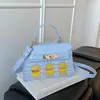 2026 Verano Nueva Moda Bordado Diseño Nicho Gama Alta Simple Versátil Bolso Pequeño Cuadrado de Hombro Cruzado de Mano