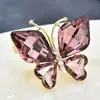 Broche de Mariposa de Cristal Nuevo Personalizado para Mujer, Estilo Elegante Retro Francés de Alta Gama, Accesorios para Abrigo de Primavera