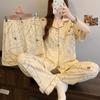 Pijama de Winnie the Pooh para Mujer Verano Delgado Manga Corta Lindo Dibujo Animado Ropa de Casa Primavera y Verano Conjunto de Tres Piezas Venta al por Mayor
