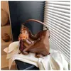 Mochila Retro de Alta Gama de Gran Capacidad para Mujer 2024 Otoño e Invierno Nueva Bolso Cruzado de Hombro Único Bolso de Mano