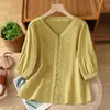 Foto Real de la Nueva Camisa de Verano 2026 Estilo Artístico Vintage Simple Bordada de Cuello V de Manga Corta para Mujer, Corte Holgado y Efecto Adelgazante