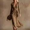 Vestido Transfronteiriço Novo Estilo com Decote em V e Mangas Longas com Elementos de Impressão Digital 3D, Saia Fashion e Personalizada para Marcar a Cintura Feminina