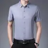 Camisa de Manga Corta para Hombre Nueva de Verano Color Sólido Delgada Elástica Cardigan Moda Trendy para Edad Media 1905