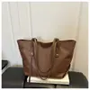 2026 Nueva Bolsa de Tote Tejida de Gran Capacidad para Mujer, Bolso de Hombro Vintage, Bolso Sencillo para el Día a Día de Celebridad de Internet, Bolso de Mano Transfronterizo