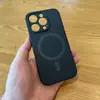 Adecuado para iPhone16 Agujero Fino Silicona Líquida Imitación Original Succión Magnética Funda de Teléfono Apple magsafe Flocado Suave