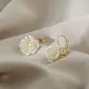 Nuevos Pendientes de Camelia de Lujo Ligero Estilo Francés para Mujer, Pendientes Versátiles de Temperamento Suave y Dulce