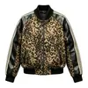 Chaqueta de trabajo con capucha verde militar personalizada de fábrica para hombre, con bordes crudos y múltiples bolsillos, con un diseño desgastado y moderno