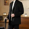 Casaco Masculino 2025 Outono e Inverno Gola Cachecol Removível Forro de Penugem de Ganso Estilo Jovem de Negócios Gabardine de Lã Feito à Mão