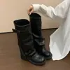 Botas de Cano Alto para Mulheres com Fivela de Rebite Moda Salto Bloco Panturrilha Larga 2026 Novo Estilo Caimento Solto Botas Plataforma Botas Longas de Motociclista