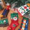 Calcetines para niñas otoño e invierno lindos de dibujos animados calcetines de media caña para mujer ins calcetines navideños modernos europeos y americanos calcetines rojos calcetines navideños
