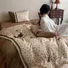 Conjunto de cama de quatro peças em gaze de algodão 100%, dupla camada, estilo retrô, ultrassuave, hipoalergênico, respirável e adequado para todas as estações
