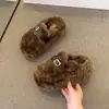 Chinelos peludos femininos, de tamanho pequeno, com sola grossa, que aumentam a altura, bico fechado, sem calcanhar, novo estilo inverno 2026, forrados com fleece, para usar ao ar livre, chinelos de algodão plataforma