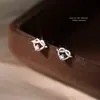 Pendientes de Plata de Ley S925 Nudo de Cuerda Corazón para Mujer Microincrustados Calados Nuevos 2025 Versátiles Pequeños y Exquisitos Pendientes para Perforación