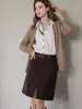 Falda Lápiz Retro de Pana Color Café Estilo Old Money para Mujer, Ropa de Trabajo de Otoño, Color Sólido, Abertura Delantera, Falda Midi Línea A, Exclusivamente para Ventas Transfronterizas