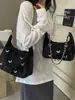Bolsa Casual de Tecido Macio Grande Capacidade Feminina 2024 Nova Chegada Popular Versátil Bolsa Transversal Elegante para o Dia a Dia Bolsa de Ombro Tote