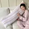 Almohada larga de terciopelo lechoso para mujeres, diseñada para dormir con las piernas recogidas, dormir de lado, respaldo de sofá, cojín de respaldo para sala de estar, nuevo estilo 2026