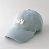 Gorra de Béisbol Nueva de Primavera con Bloques de Color y Letras 3D para Hombres y Mujeres, Estilo Pareja, Moderna, Sencilla, Casual, Versátil, Gorra de Pico Tendencia