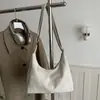 Outono de 2026 Novo Estilo Bolsa de Ombro Único Relaxada Simples Retrô Bolsa Tote Estilosa Bolsa de Grande Capacidade Personalizada para o Dia a Dia para Mulheres