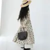 Vestido Largo Vintage de Lunares con Puntos Pequeños y Cuello de Encaje
