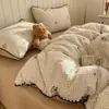 Conjunto de cama de quatro peças em gaze dupla, novo modelo 2026, lençol de cama, roupa de cama, capa de edredom, conjunto de três peças para cama de dormitório, adequado para todas as estações