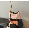 Bolso bandolera pequeño acolchado para mujer, moderno y a la moda, con cadena, estilo 2026, elegante color liso