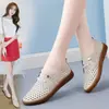 Zapatos tipo gorro de piel genuina para mujer Exportación Primavera y Otoño Nuevos Zapatos Blancos de Suela Suave de Una Pierna Antideslizantes Zapatos de Mamá Casuales Zapatos Pequeños de Cuero