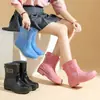 Sapatos aquáticos da moda no meio da panturrilha, galochas duráveis, amigáveis para cozinha, sapatos de borracha quentes para adultos, botas de trabalho femininas, antiderrapantes, impermeáveis, galochas curtas