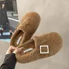Nuevas zapatillas mullidas estilo coreano para mujer, forradas de polar para otoño/invierno 2026, tipo slip-on con suela gruesa, adecuadas para usar en exteriores.
