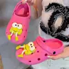 Novas Sandálias Tamanco de Verão para Mulheres 2026, Meias Pantufa Fechadas na Ponta, Solado Macio para Exterior, Estilo Cartoon de Celebridade da Internet para Praia