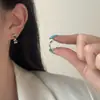 Brincos Casuais, Luxo Acessível e de Alta Qualidade em Zircônia Preta em Formato de Flor em C, Design de Nicho, Brincos de Moda Estilosos e Elegantes