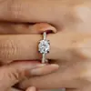 Anillo de Compromiso de Plata Pura S925 Venta Caliente Transfronteriza Anillo de Toro Europeo y Americano con Diamante Moissanita de Un Quilate Venta al por Mayor