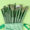 Set de 13 brochas de maquillaje: brochas profesionales suaves y esponjosas para base de maquillaje y brochas multiusos para difuminar. Colección completa de herramientas de belleza.