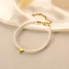 Conjunto de Joias Elegante Estilo Francês Colar Pequeno de Pérola em Forma de Coração Pulseira Corrente Elegante de Alto Padrão para Clavícula Presente de Dia dos Namorados