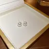 Pendientes Redondos de Perla con Aguja de Plata Bañada en Oro Real de 18K Moda Simple Pendientes de Alta Gama Lujo Accesible Pendientes Elegantes para Mujer