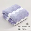Toalha Xiangfeng de Veludo Coral para Rosto, Absorvente, Cor Gradiente Ondulada, Uso Doméstico para Adultos, Macia, Venda por Atacado