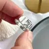 Anillo de diamantes cuadrados amarillos de la suerte con apertura de la suerte para mujer, diseño de nicho de lujo ligero, personalidad de alto sentido, anillo de moda fría