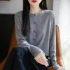 Cárdigan de lana fina de canalé con cuello redondo, textura delicada de raya vertical, adelgazante, para el commute de otoño e invierno, con temperamento, prenda de abrigo versátil