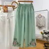 Calça Feminina de Algodão e Linho de Verão Novo Estilo Chinês Calça Verde Bordada Fina para Usar no Verão Calça de Perna Larga de Algodão e Linho Feminina Mãe Novo Estilo