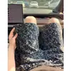 Shorts de Mezclilla Lavada Azules con Estampado Completo de Estrellas para Hombre, Estilo Retro Americano de Verano, Corte Recto Holgado, Shorts a la Rodilla