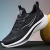 Zapatos de Hombre de Gran Tamaño Adhesivos en Frío Nueva Colección Primavera Verano 2026 Zapatos Deportivos Casuales de Malla Suela Transpirable Ligera Zapatillas de Correr Ultraligeras