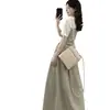 Conjunto Casual Coreano de Verão: Top Cropped com Cintura Marcada de Manga Curta e Saia Longa de Cintura Alta - Conjunto de Duas Peças Casual para Mulheres