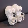Sandálias infantis 2025 verão novo sola macia sapatos de princesa infantis estilo verão menina pequena bebê menina sapatos infantis verão