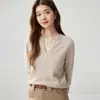 Nuevo Suéter de Cachemir Otoño/Invierno 2026 para Mujer Cuello Tijera Multibotones Color Sólido Elegante Versátil Tejido Holgado Top Base