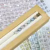 Rinestones de Espalda Puntiaguda Dongzhou Square para Uñas 5*5, Rinestones Brillantes Cuadrados de Princesa Dongzhou de Alta Calidad Decoración para Uñas DIY Rinestones al por Mayor