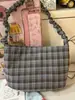 Bolso Cruzado de Hombro Único Plisado Rojo Estilo Coreano Cuadros Artísticos Alto Valor Estudiante Universitario Versátil para el Trabajo Bolso Dumpling