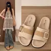 Sandálias rasteirinhas de linho com retalhos e fivela de metal para mulheres, chinelos de verão antiderrapantes estilo coreano, simples, versáteis, para casa e ao ar livre para mulheres