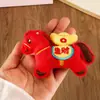 Broche do Ano do Cavalo, Acessórios de Ano Novo de Pelúcia e Fofos, Pingente de Pônei, Boneca Pequena, Miniatura de Desenho Animado, Acessórios para Bolsa e Roupa para Mulheres