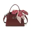 Bolsa Transversal de Ombro Único Nova Moda Primavera 2026, Aparência Sofisticada, Simples, Casual, Bolsa de Mão Retrô, Bolsa Quadrada Pequena Exquisita