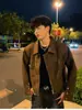 Chaqueta de cuero estilo retro americano Maillard transfronteriza para hombre, diseño de primavera, estilo corto de nicho con hombreras, chaqueta de motociclista fresca y elegante